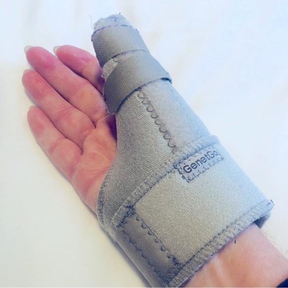 Trigger Thumb Splint - Spica Support Adjustable Stabilizer for Pain,Arthritis, - Picture 2 of 13